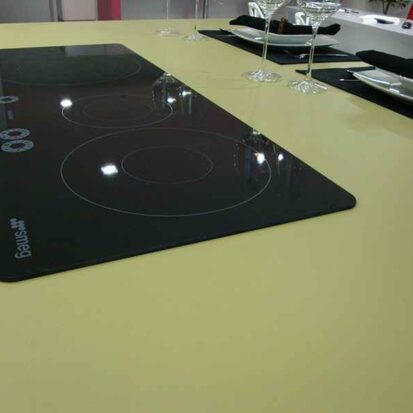 Induction hob in a ceramic worktop