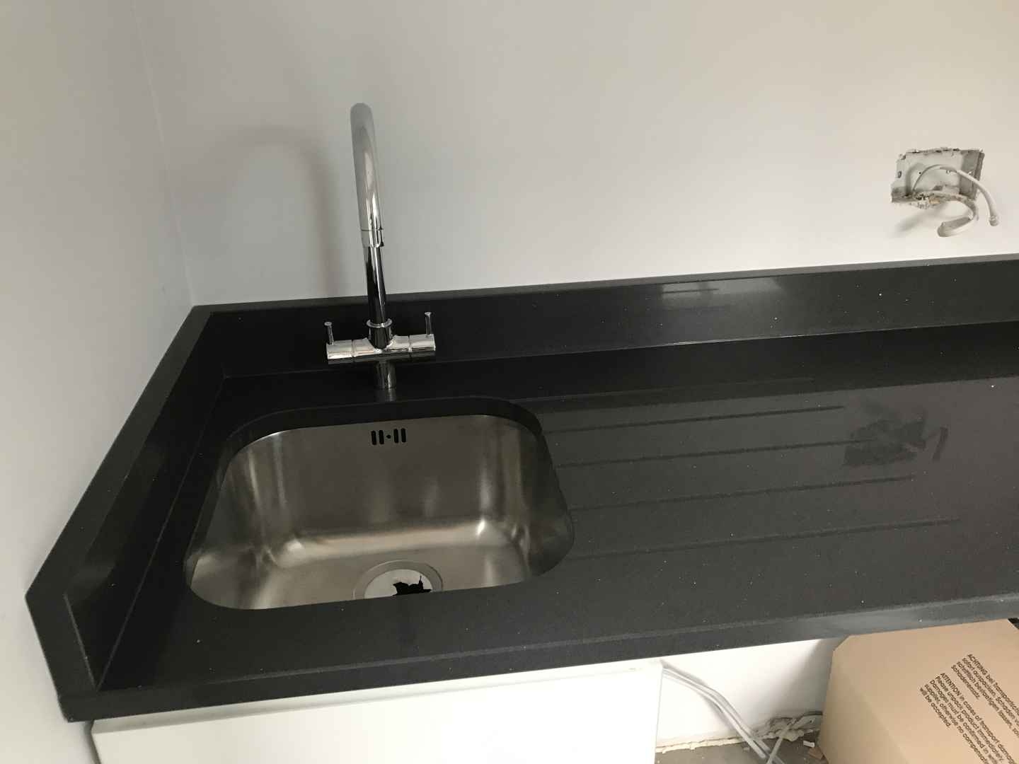 Polish Granite Gallery HD Quartz & Granite Kitchen Images