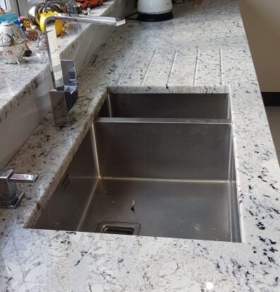 Undermount sink