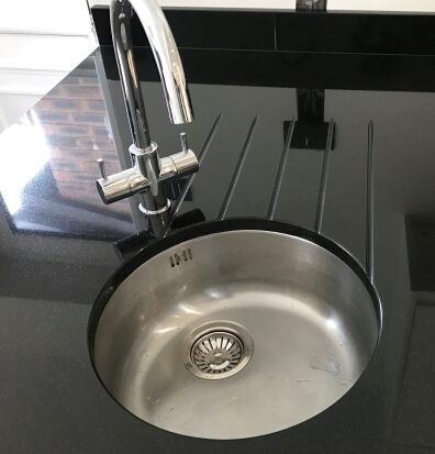 Undermount sink