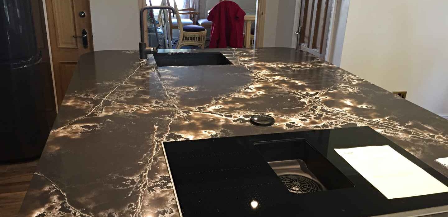 Kitchen island Ice Genesis quartz