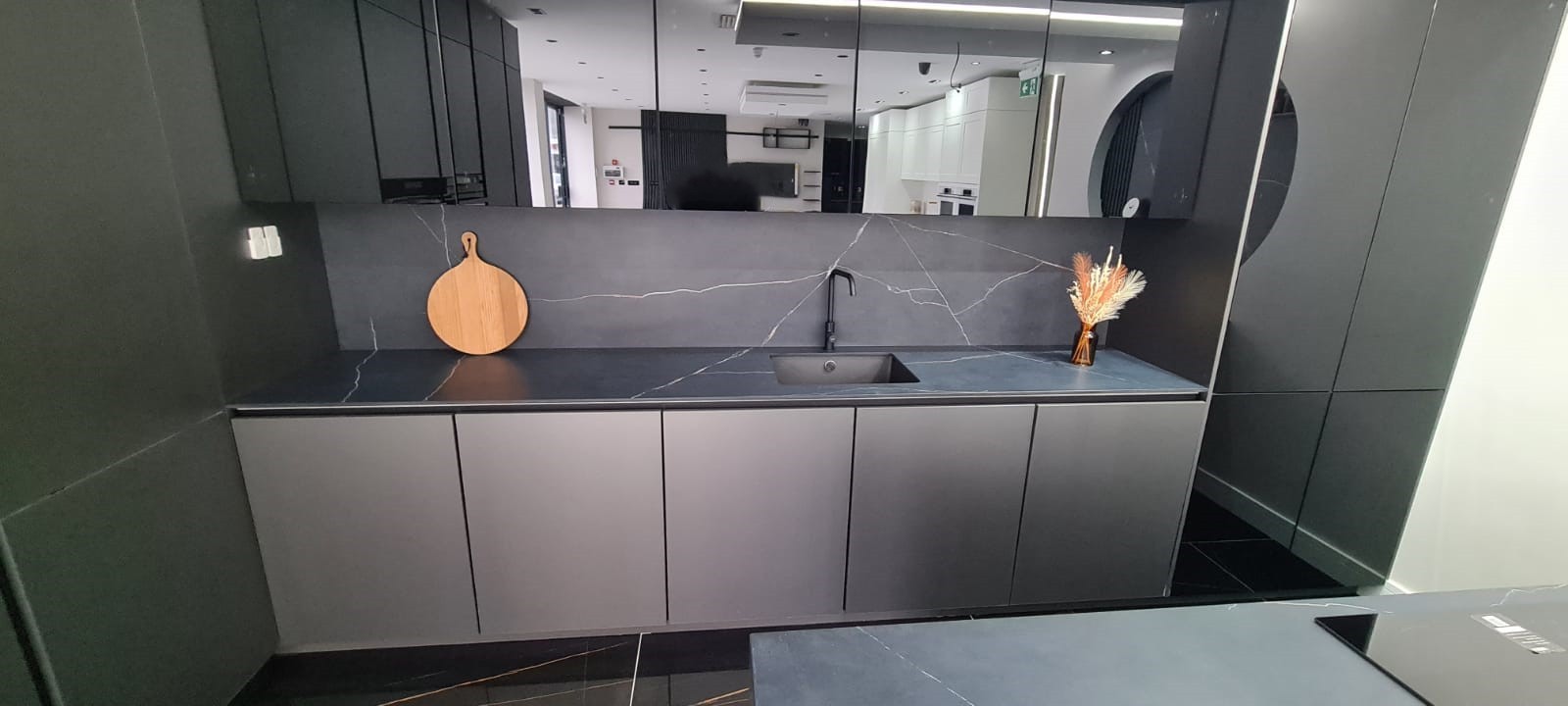 Worktop Express delivery & installation of grey kitchen quartz worktops