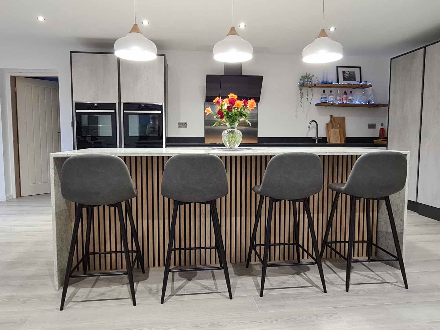 Quartz worktop kitchen island